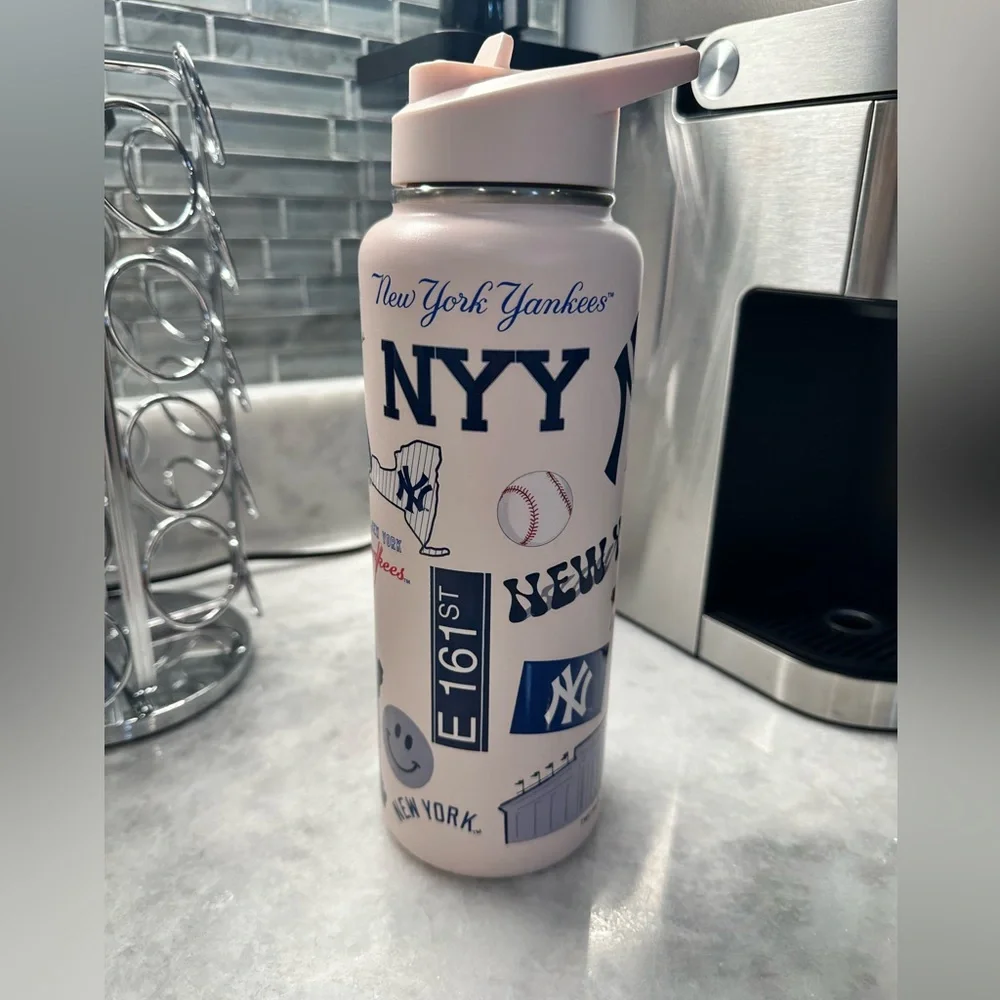 New York Yankees Pink 34oz Unique Design Quencher Tumbler - Picture 11 of 11